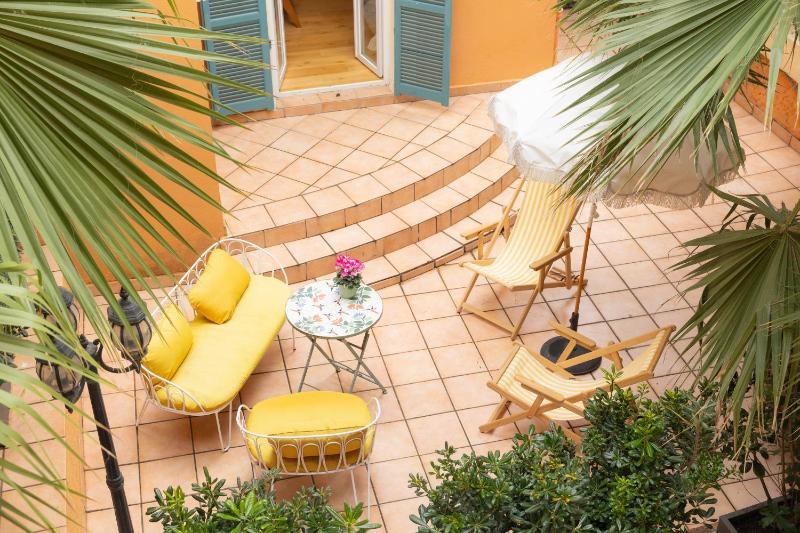 Deluxe Double Room with Terrace image 4