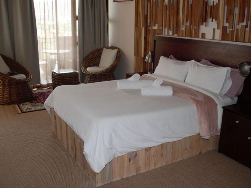 Diplomat Boutique Self-Catering Studios - image 2