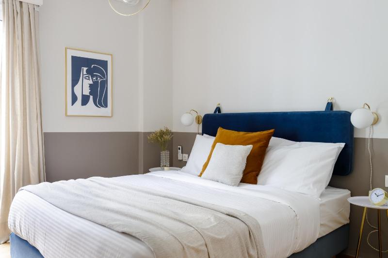 Divine 1BR Apartment near the Acropolis museum - image 9