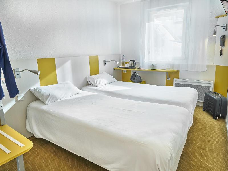 Superior Twin Room image 2