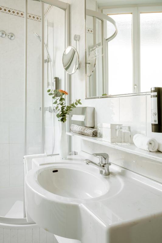 Single Room image 4