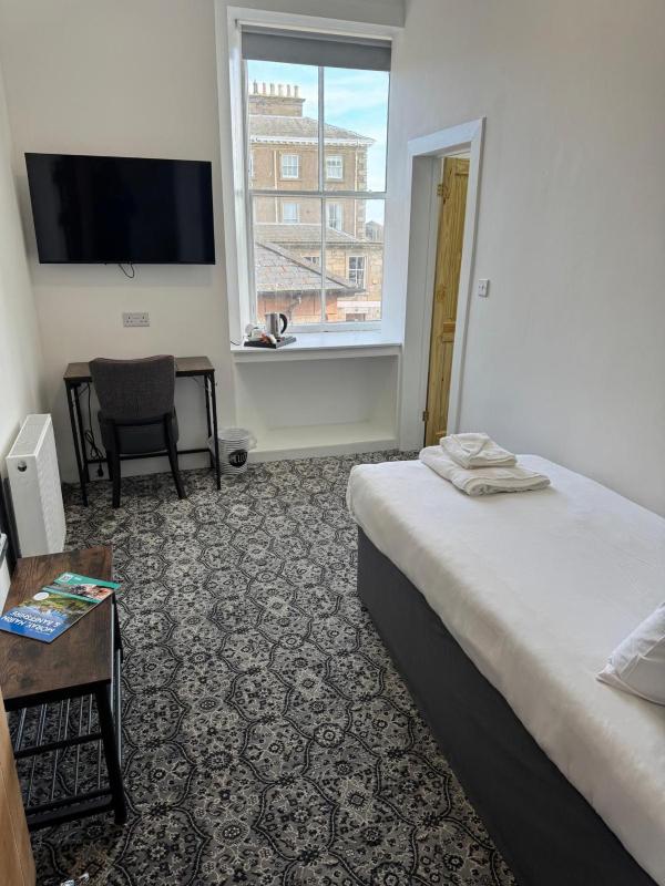 Deluxe Single Room image 1