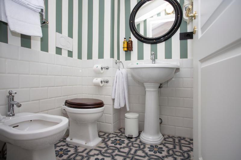 Double or Twin Room image 3