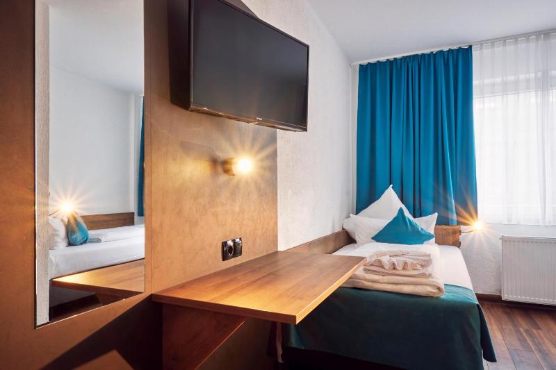 Deluxe Single Room image 3