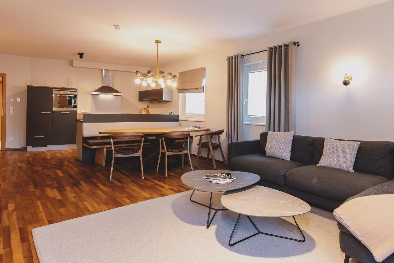 Three-Bedroom Family Suite with Free Tauern Spa Entry image 3