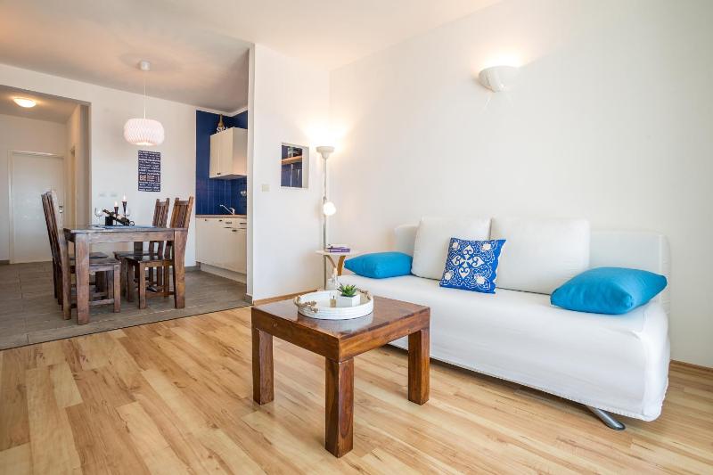 Zlatni Bol Apartments - image 31