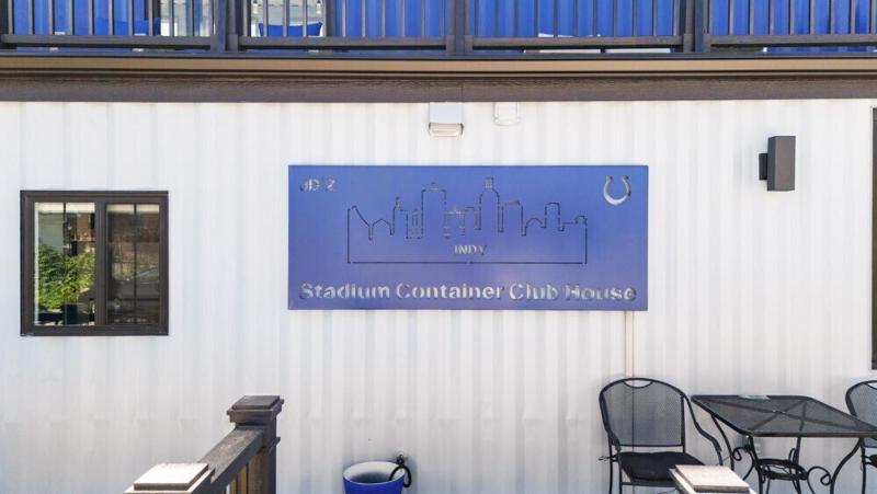 Stadium Container Club House - image 38