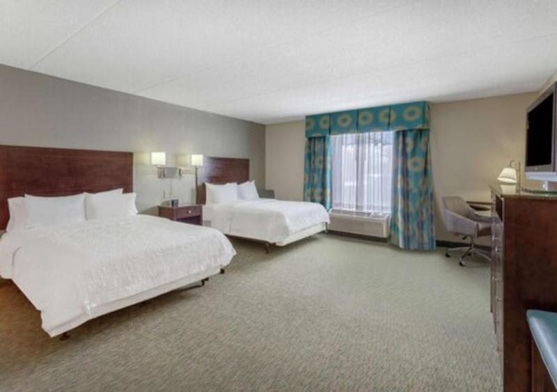 Room with Two Queen Beds - Non-Smoking image 2