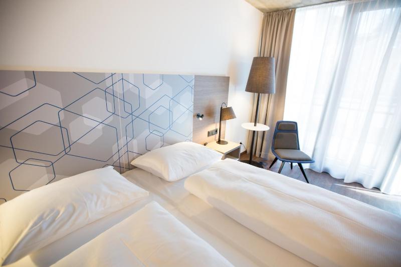 Superior Double Room image 3