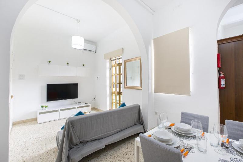 Bright and Cozy Two-Bedroom Apartment Near Sliema Promenade - image 6