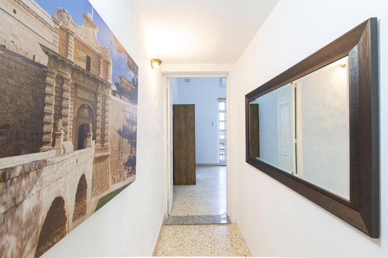 Bright and Cozy Two-Bedroom Apartment Near Sliema Promenade - image 13