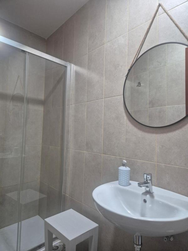 Quadruple Room with Shared Bathroom image 3