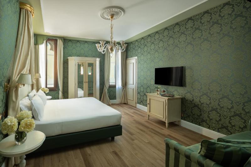 Premium Double or Twin Room image 3