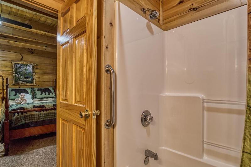 Baby Bear Cabin - image 8