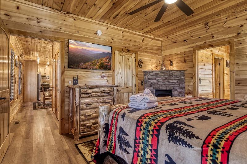 Cozy Cub Cabin - image 2