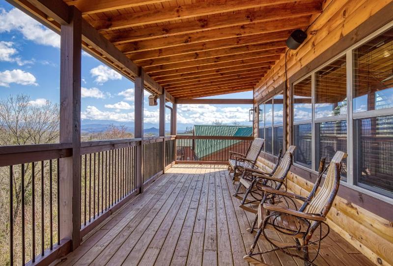 Cozy Cub Cabin - image 23