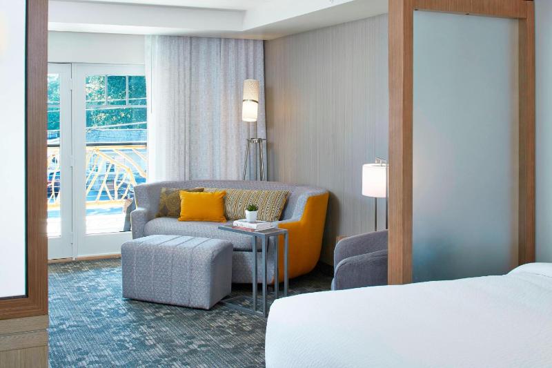Queen Suite with Two Queen Beds and Sofa Bed image 4