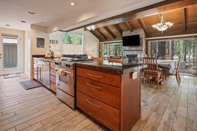 4br 2 Bath home in 2 Landrise - image 3