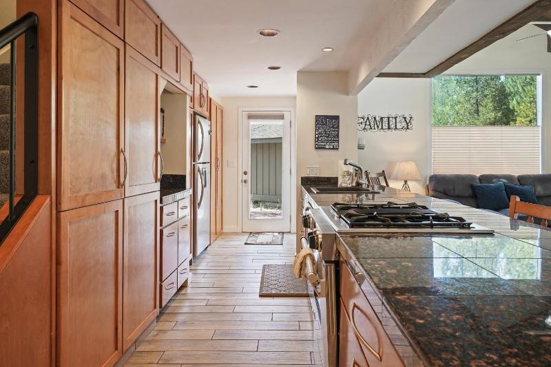 4br 2 Bath home in 2 Landrise - image 21
