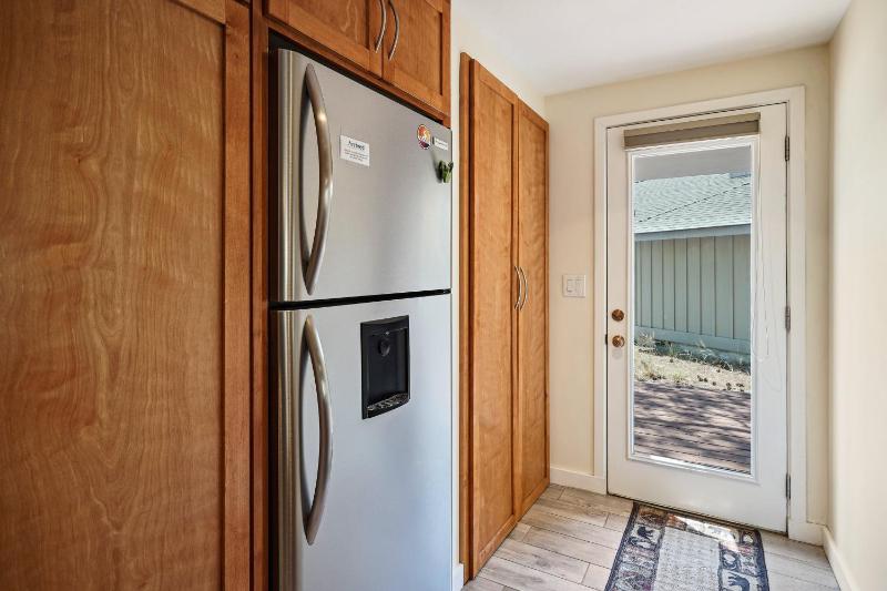 4br 2 Bath home in 2 Landrise - image 8
