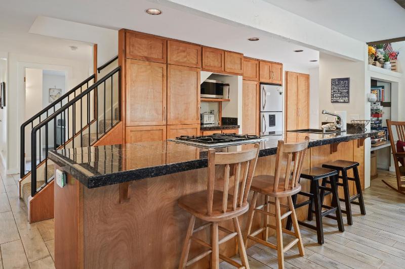 4br 2 Bath home in 2 Landrise - image 7
