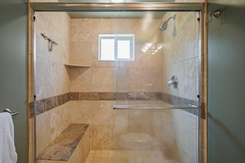 4br 2 Bath home in 2 Landrise - image 27