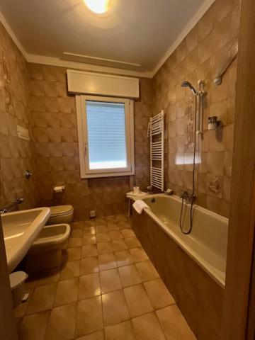Double Room with Private Bathroom image 3