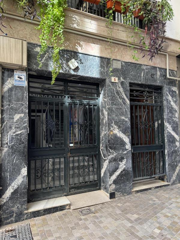 Plaza de las Flores Luxury Apartment - image 1