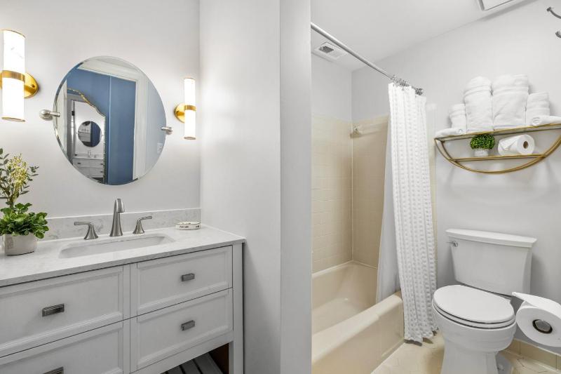 Double Room image 1