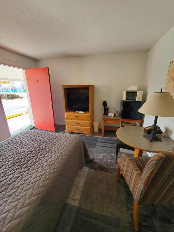 Double Room image 3