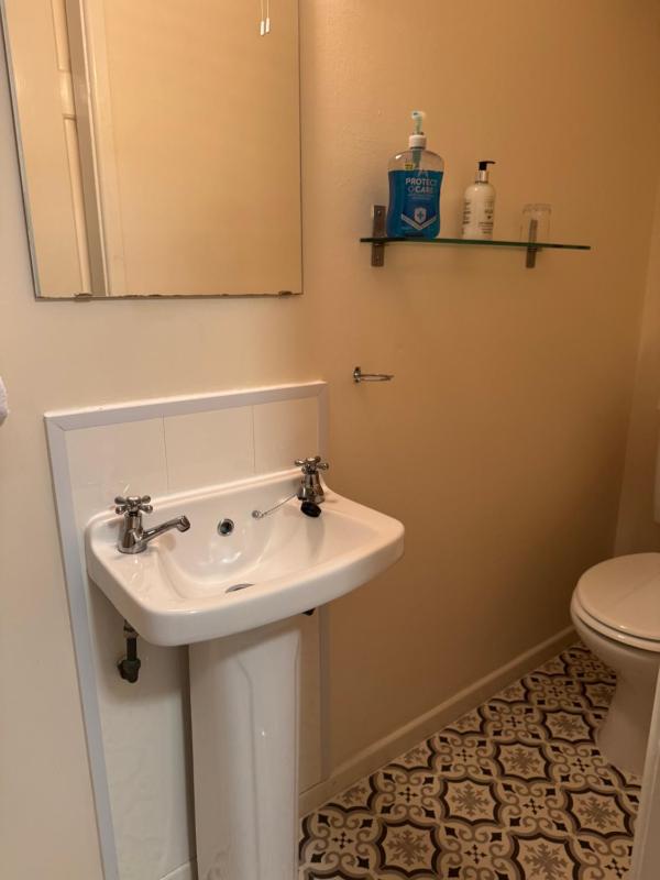 Single Room image 1