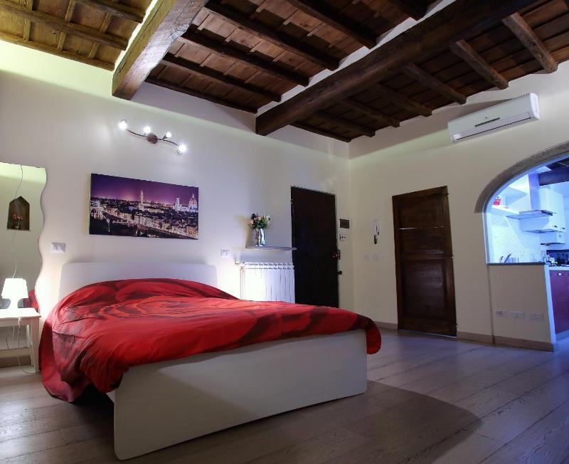 Visit Florentia Apartment - image 13