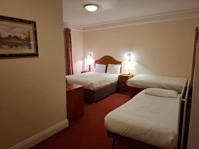 Family Room image 1