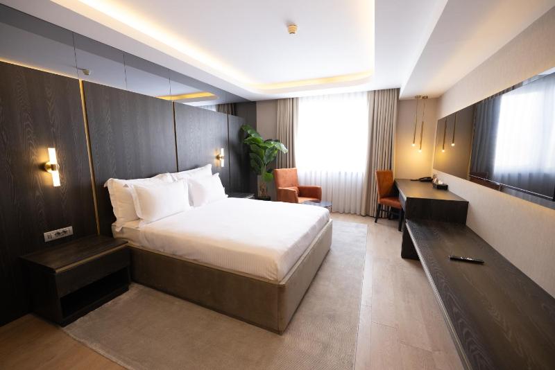 Standard Double Room image 1