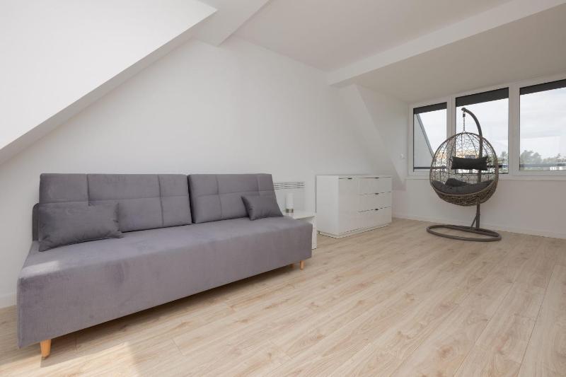 Dwupoziomowy Apartament z Parkingiem - Taras i Balkon - 3 Sypialnie by Noclegi Renters - image 15