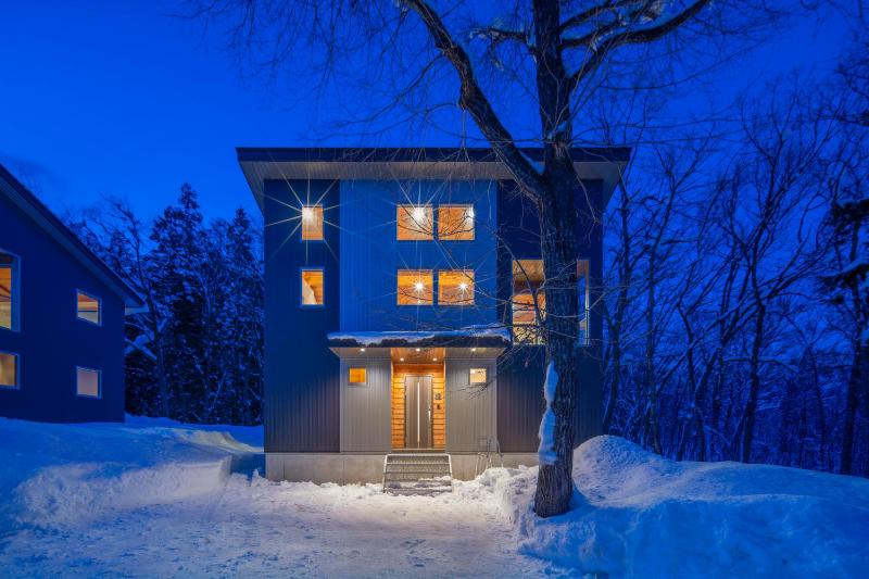 Bluebird Chalets - image 1