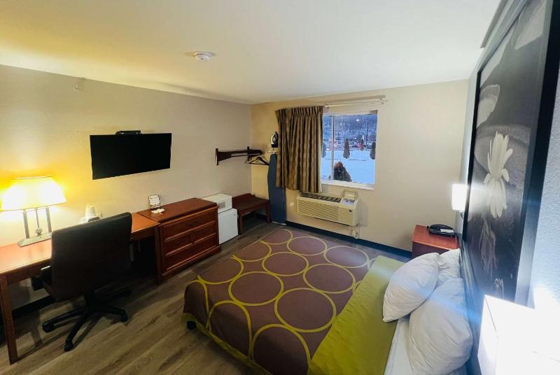 Queen Room - Mobility Access/Non-Smoking image 1