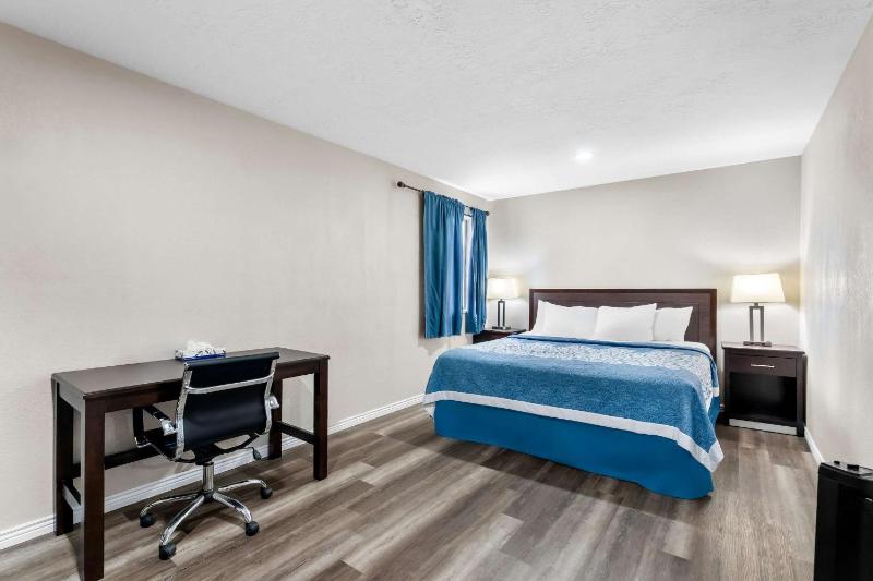 One Room Suite with Sofa bed - Non Smoking image 3
