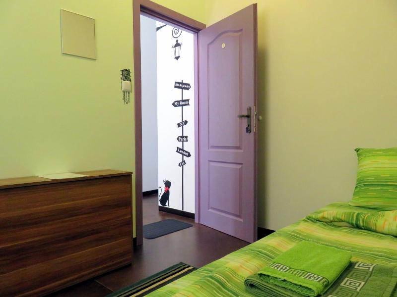 Single Room with Shared Bathroom image 1