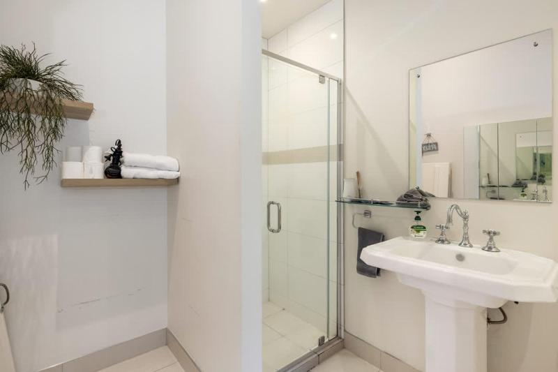 Lambton Quay Loft - Sleeps 11 - image 6