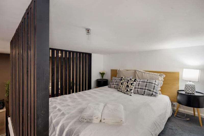 Lambton Quay Loft - Sleeps 11 - image 10