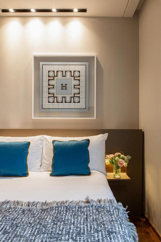 Single Room image 3