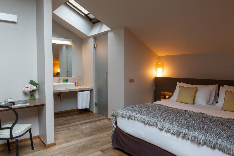 Junior Suite image 1