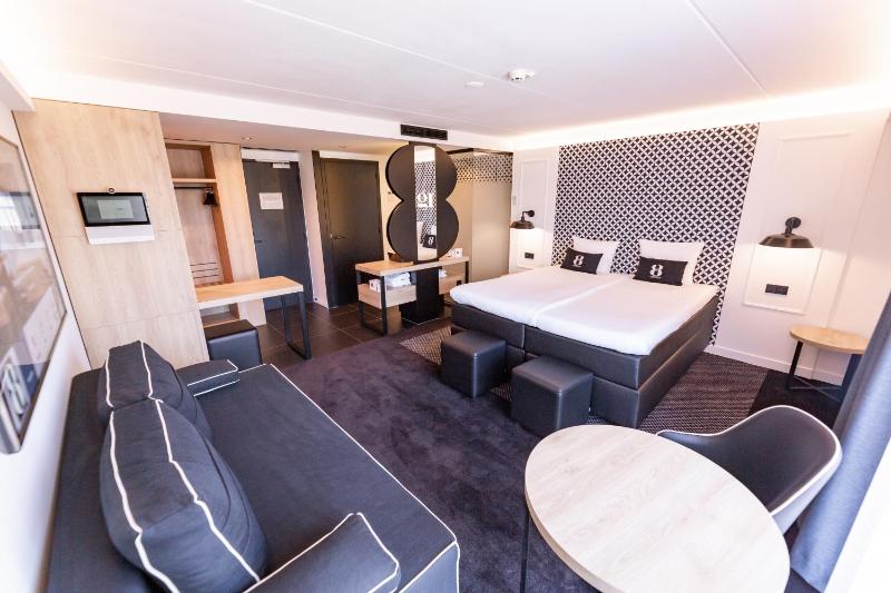 Queen Suite image 1