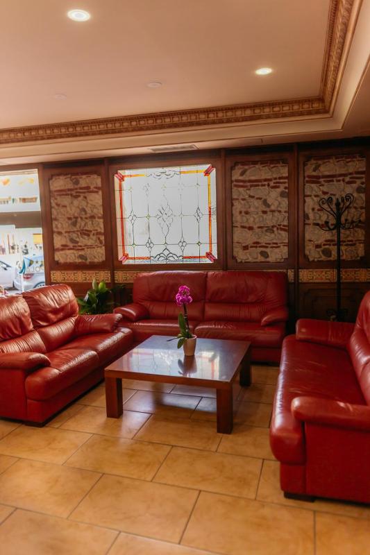 Hotel Polamar - image 10