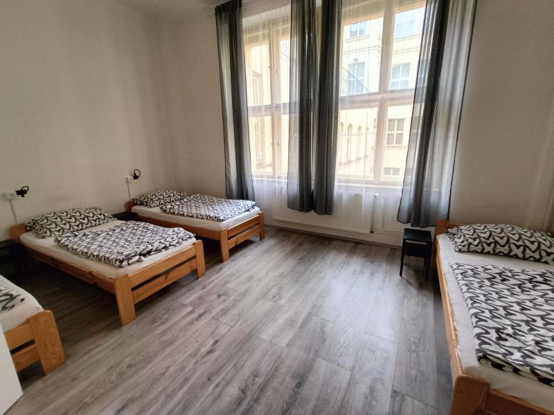 Bed in 4-Bed Mixed Dormitory Room image 3