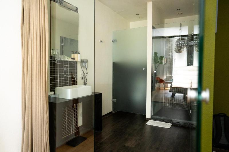 Family Room image 2