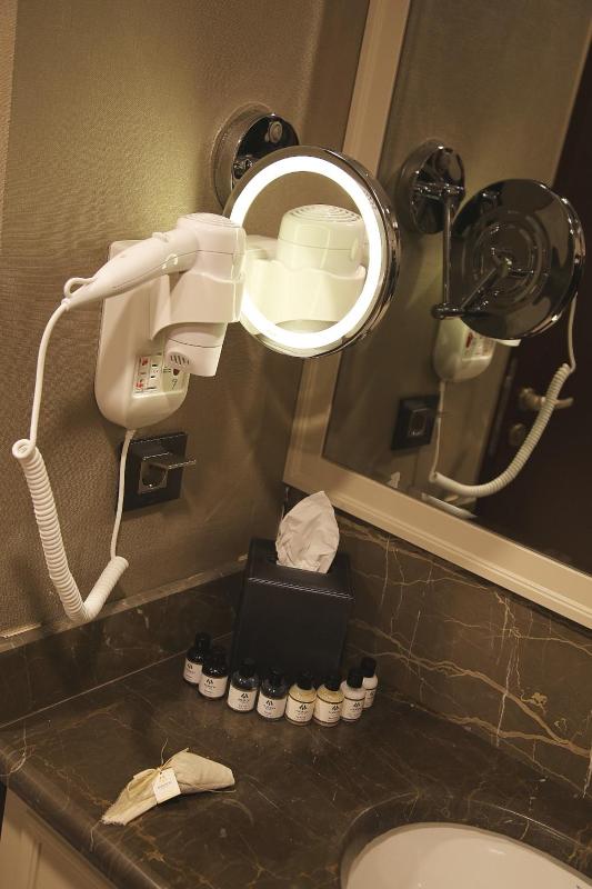 Single Room image 4
