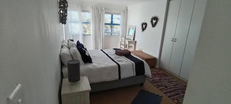 Relax in Style at La Kruger Blue Langebaans Premier Holiday Home - image 15