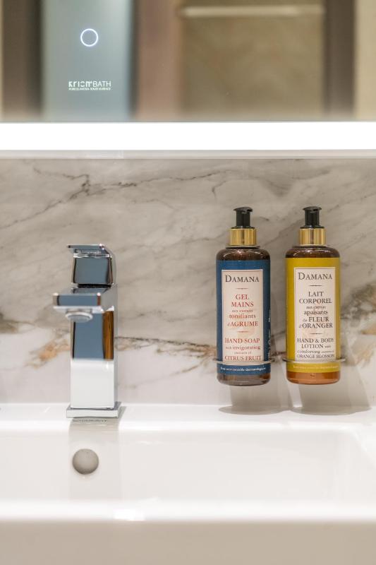 Standard Twin Room image 2